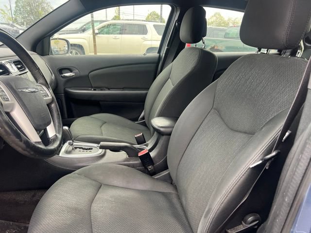 Used 2011 Chrysler 200 Touring FWD image 16