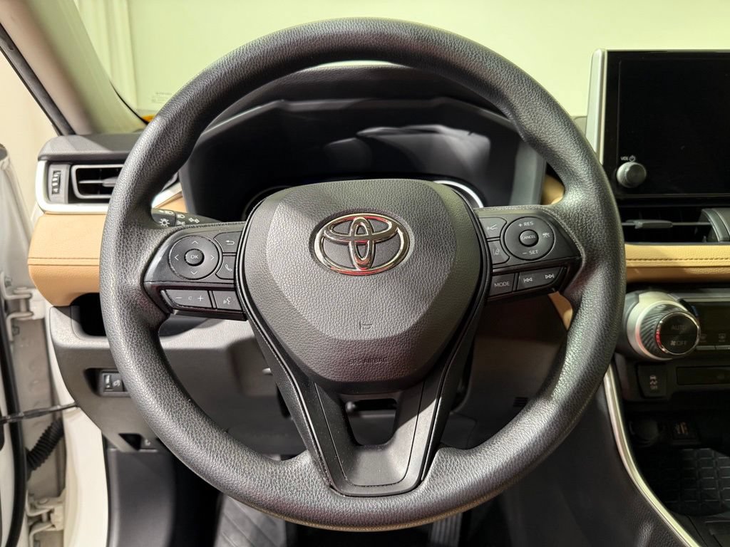 Used 2024 Toyota RAV4 LE AWD/4WD image 22