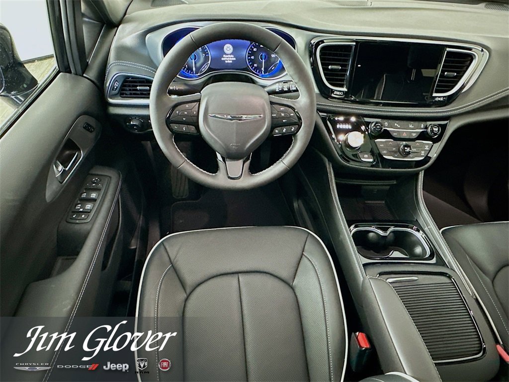 New 2026 Chrysler Pacifica Limited w/ S Appearance Package image 18