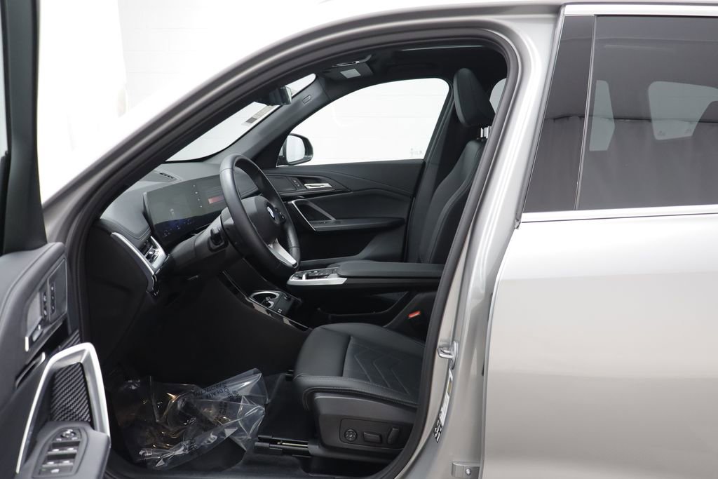 Certified 2025 BMW X1 xDrive28i w/ Convenience Package image 5