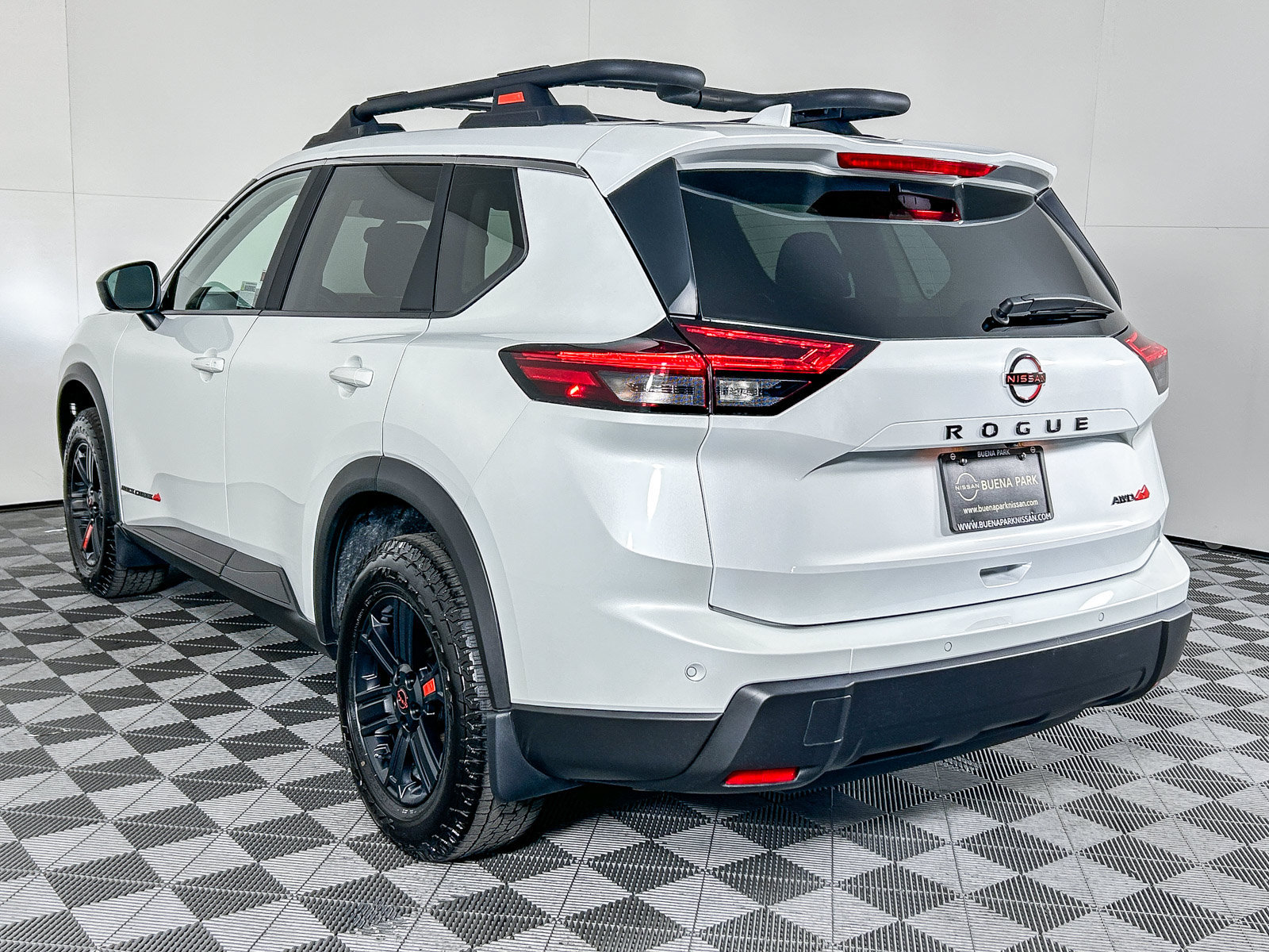 Certified 2025 Nissan Rogue SV AWD/4WD image 6