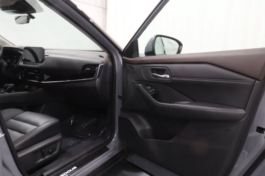 Used 2023 Nissan Rogue SL w/ SL Premium Package AWD/4WD image 14