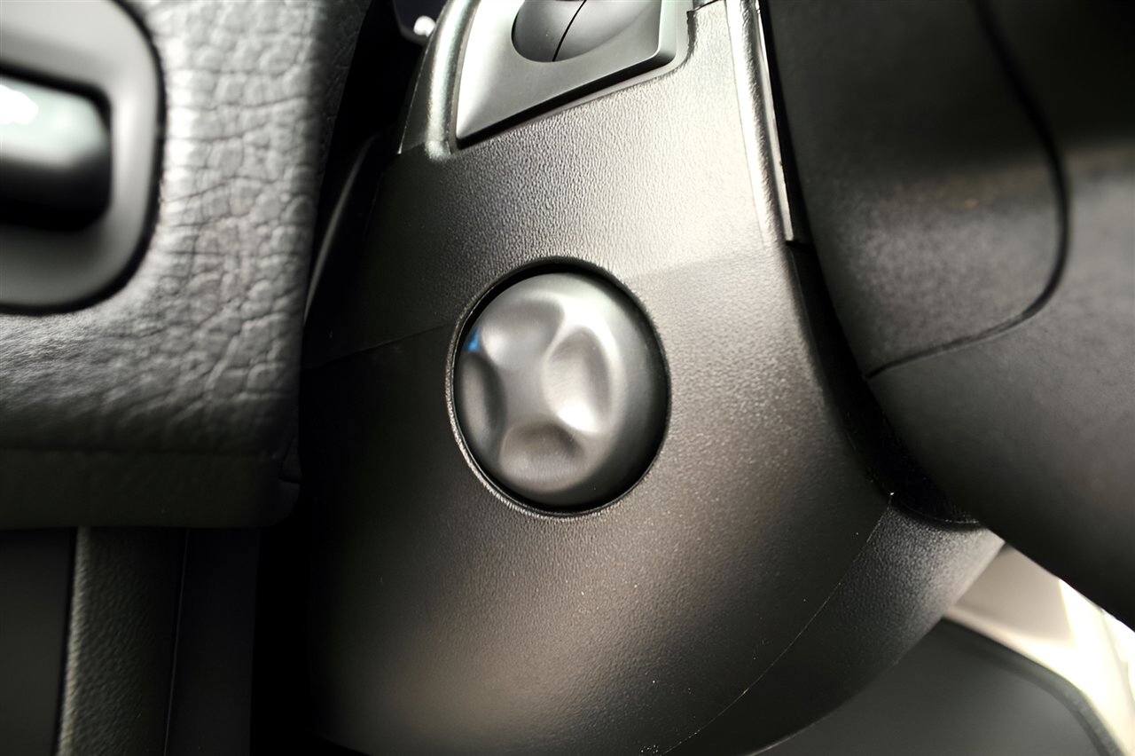 Used 2021 GMC Yukon XL Denali w/ Advanced Technology Package image 27