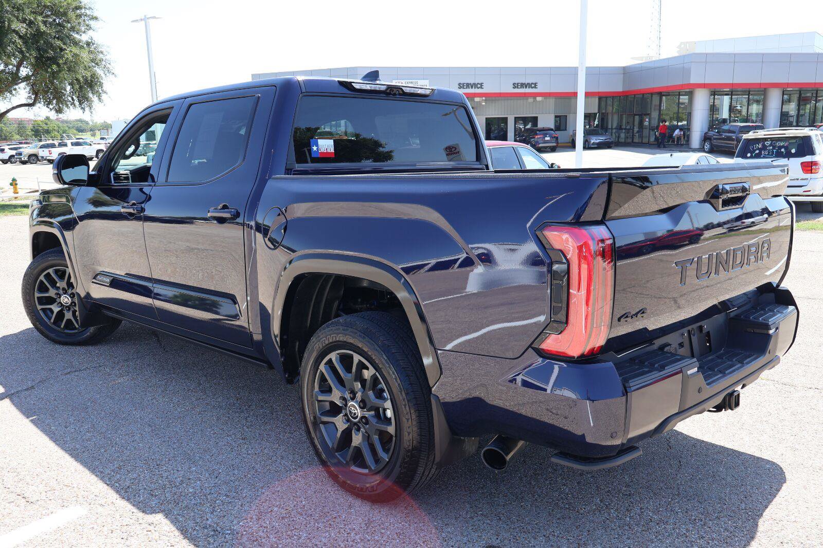 Used 2024 Toyota Tundra Platinum AWD/4WD image 5
