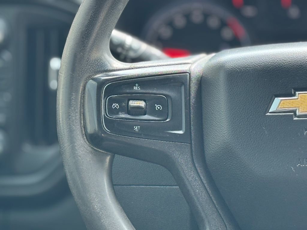 Used 2020 Chevrolet Silverado 2500 Custom w/ Custom Value Package image 4