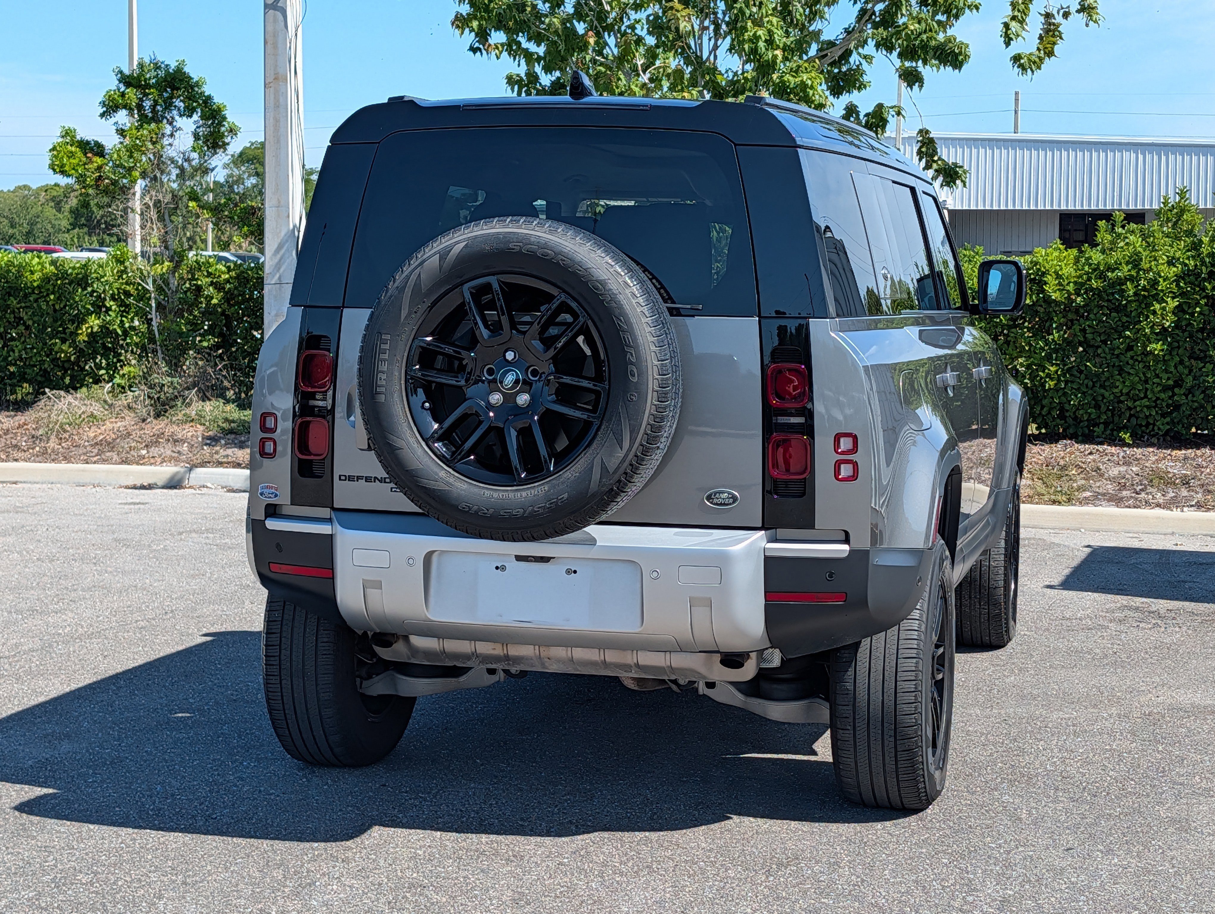 Used 2021 Land Rover Defender 110 SE AWD/4WD image 4