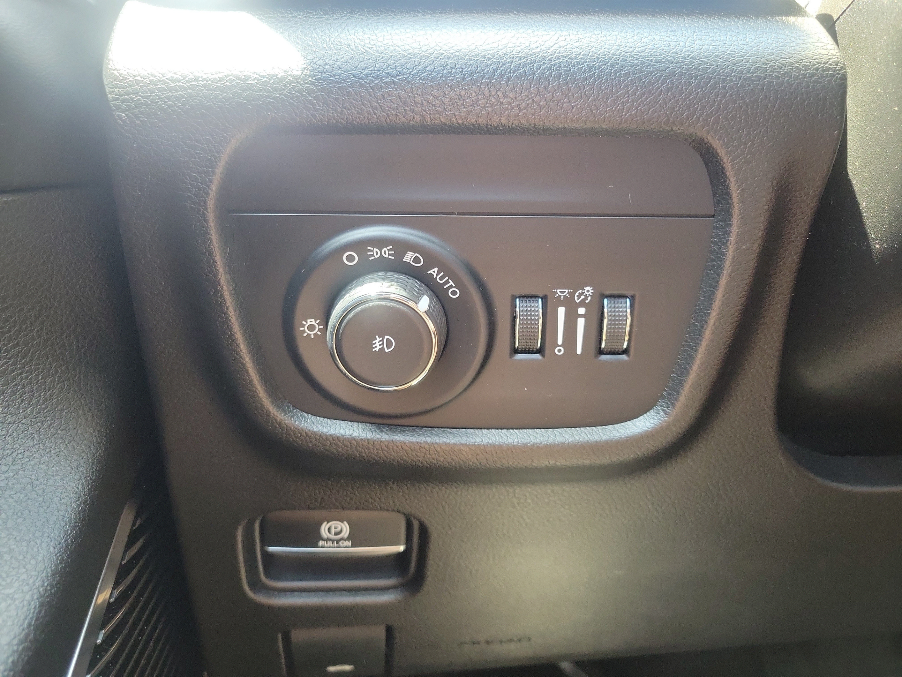 Used 2022 Jeep Grand Cherokee L Overland w/ Luxury Tech Group IV AWD/4WD image 19