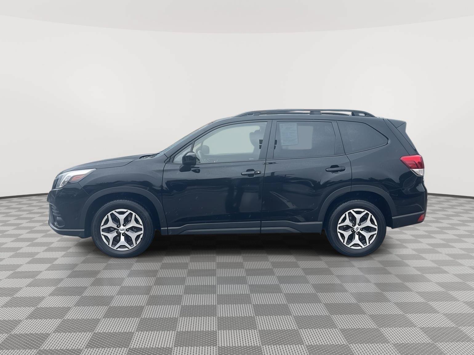Used 2023 Subaru Forester Premium AWD/4WD image 8