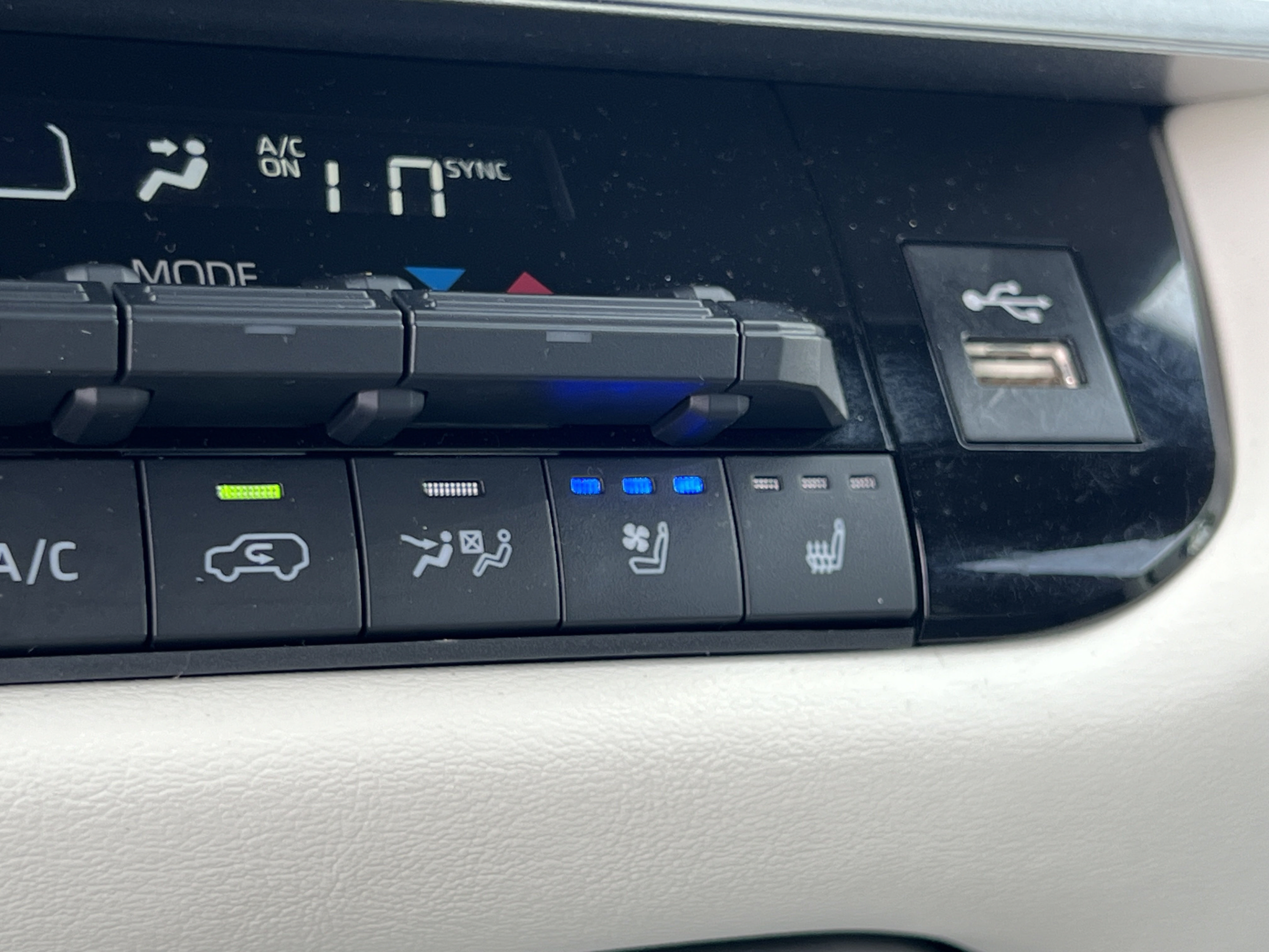 Used 2023 Toyota Sequoia Capstone RWD image 20