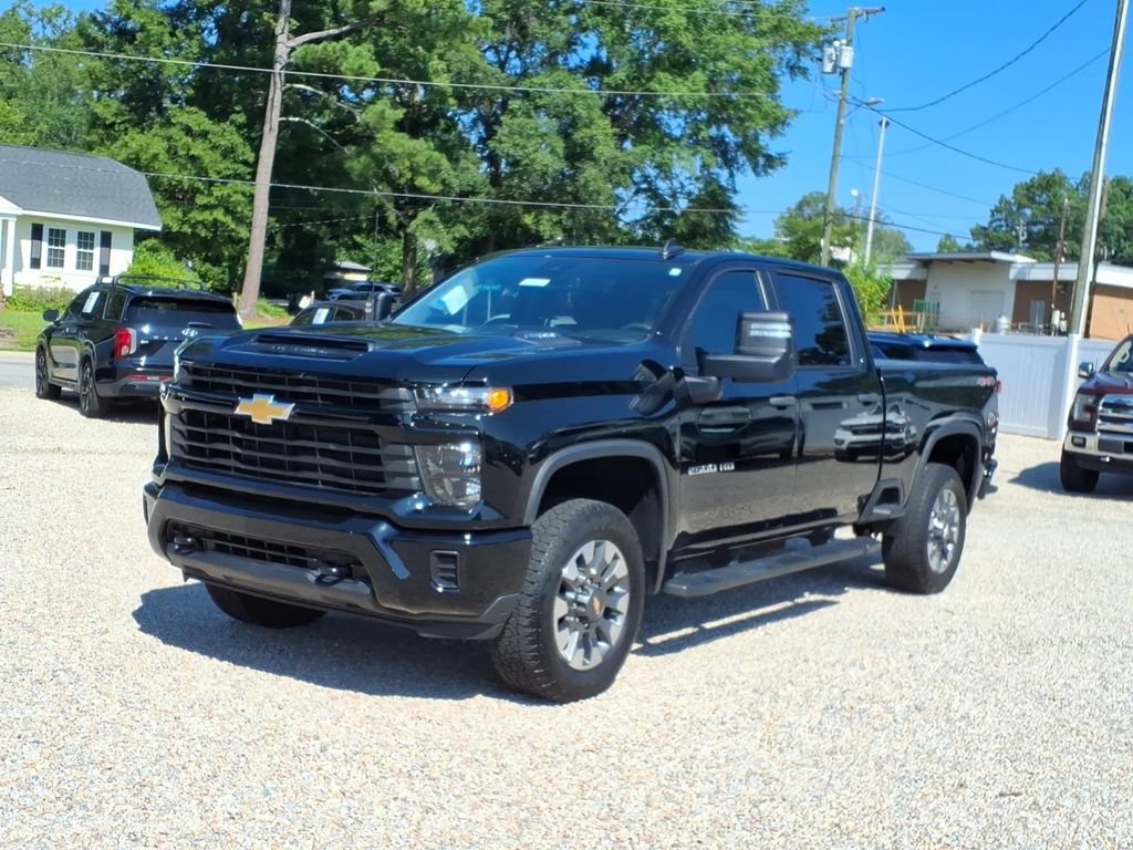 Used 2024 Chevrolet Silverado 2500 Custom w/ Custom Value Package AWD/4WD image 3