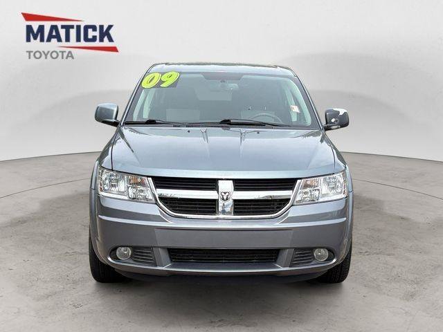Used 2009 Dodge Journey SXT w/ Chrome Appearance Group FWD image 2