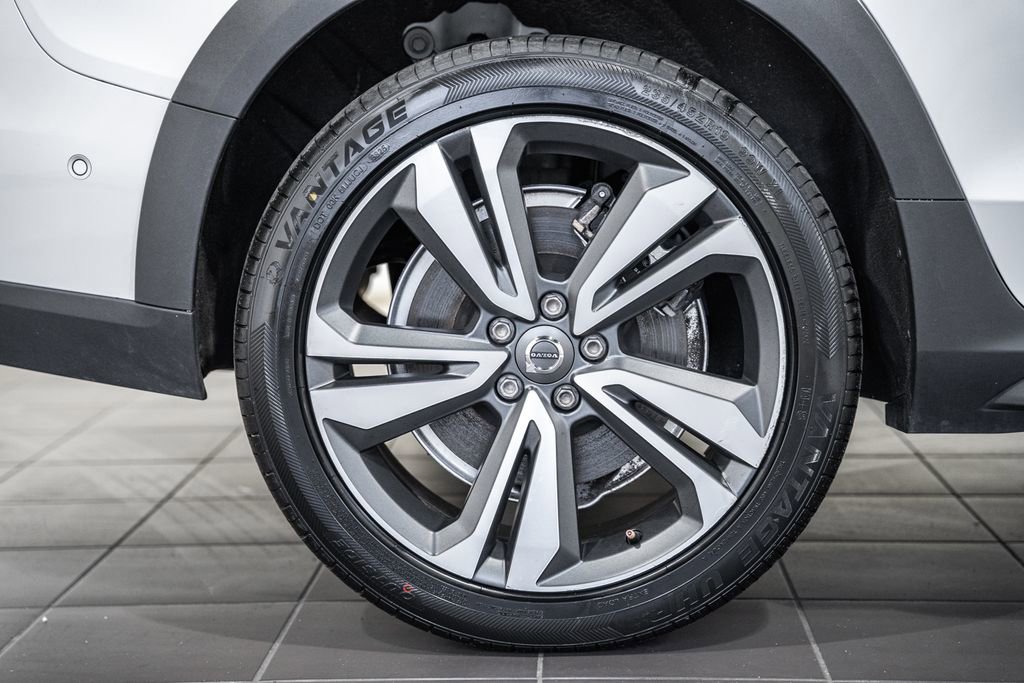 Used 2025 Volvo V60 B5 Cross Country Plus image 17
