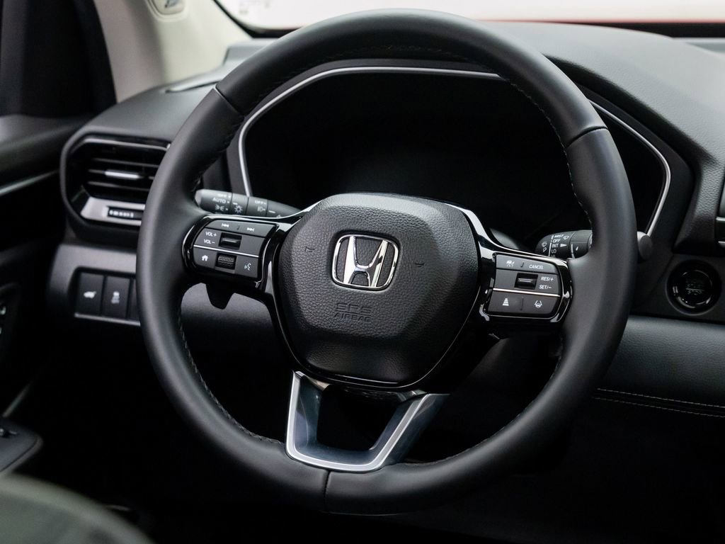 Certified 2025 Honda Pilot Touring image 12