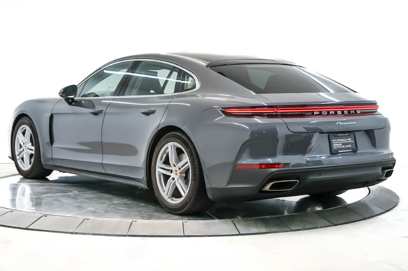 Certified 2025 Porsche Panamera RWD image 3