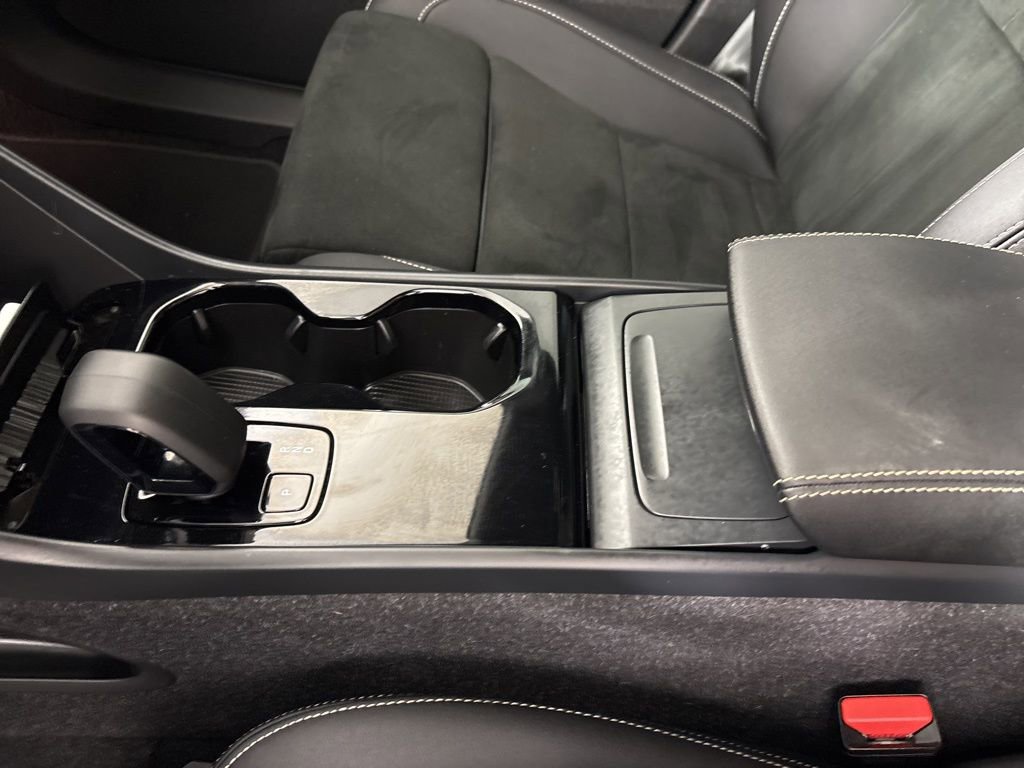 Used 2023 Volvo C40 P8 Recharge Plus image 38