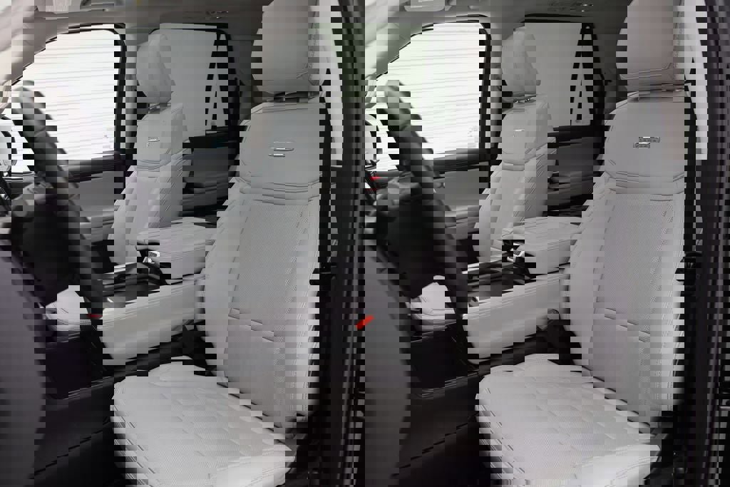 Used 2025 Ford Expedition Platinum image 16