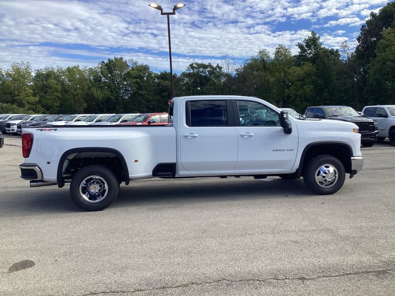 New 2026 Chevrolet Silverado 3500 LT w/ Safety Package AWD/4WD image 8