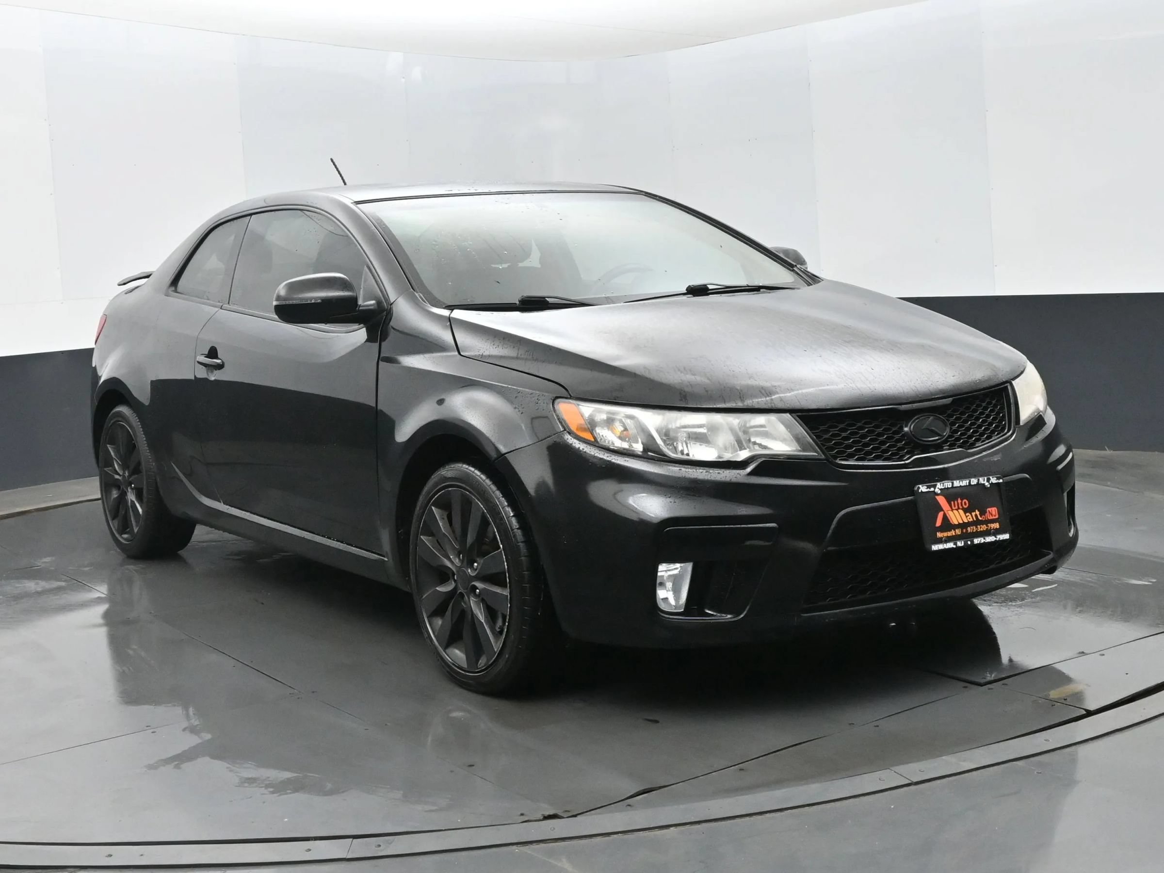Used 2012 Kia Forte Koup SX w/ Leather Pkg FWD image 2