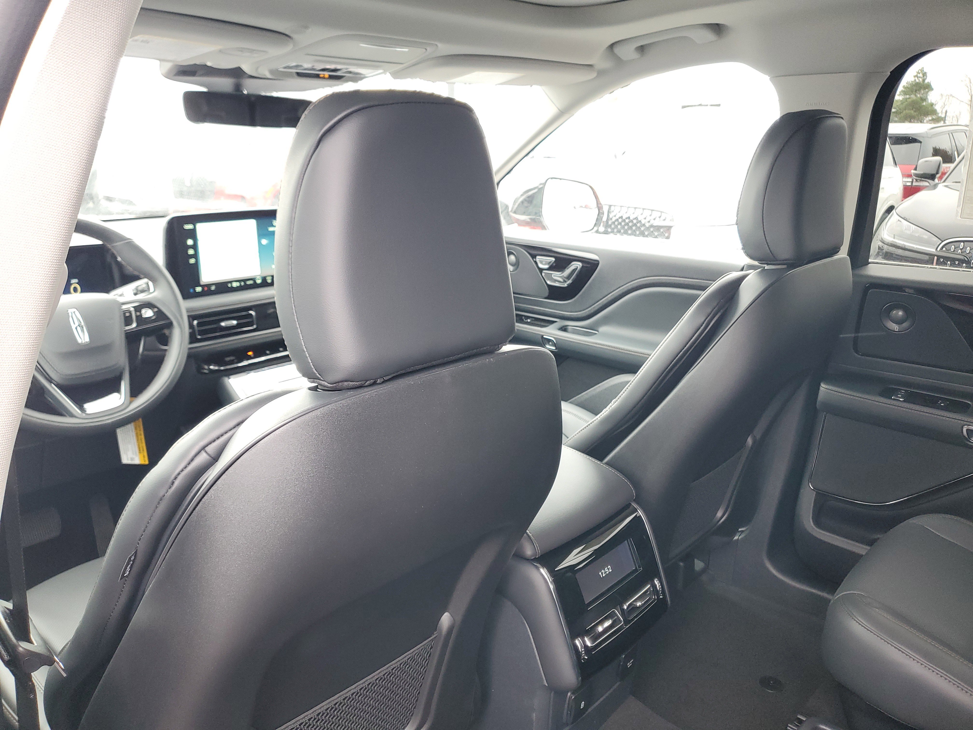 New 2026 Lincoln Aviator AWD image 24