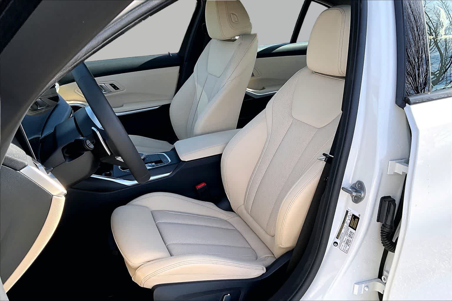 Used 2026 BMW 330i Sedan w/ M Sport Package RWD image 7