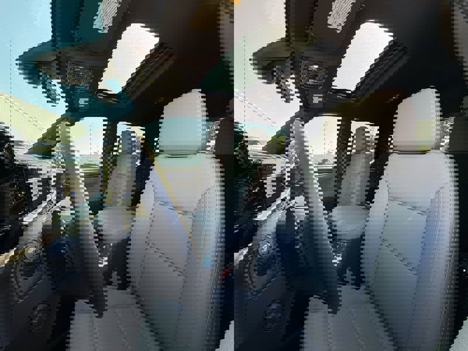 Used 2025 Chevrolet Silverado 1500 LTZ w/ LTZ Premium Package image 28