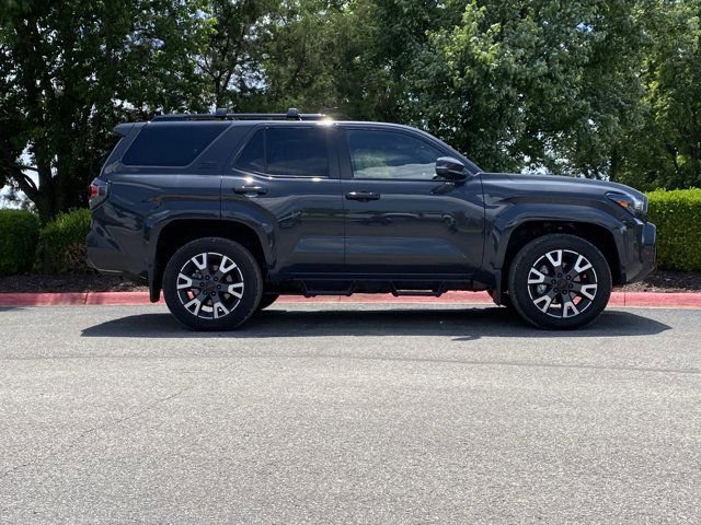 Used 2026 Toyota 4Runner TRD Sport Premium w/ Tow Technology Package AWD/4WD image 2