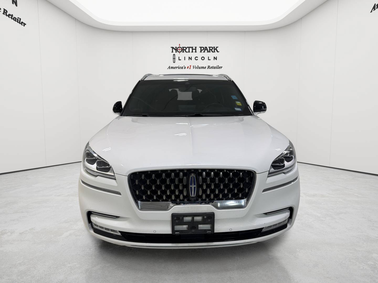 Used 2020 Lincoln Aviator Grand Touring w/ Equipment Group 302A AWD/4WD image 8