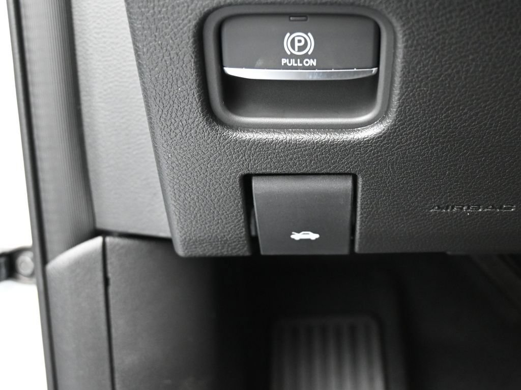 Used 2025 Jeep Grand Cherokee L Limited RWD image 25