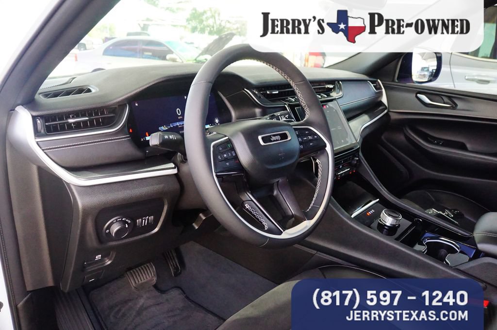 Used 2023 Jeep Grand Cherokee L Laredo AWD/4WD image 19