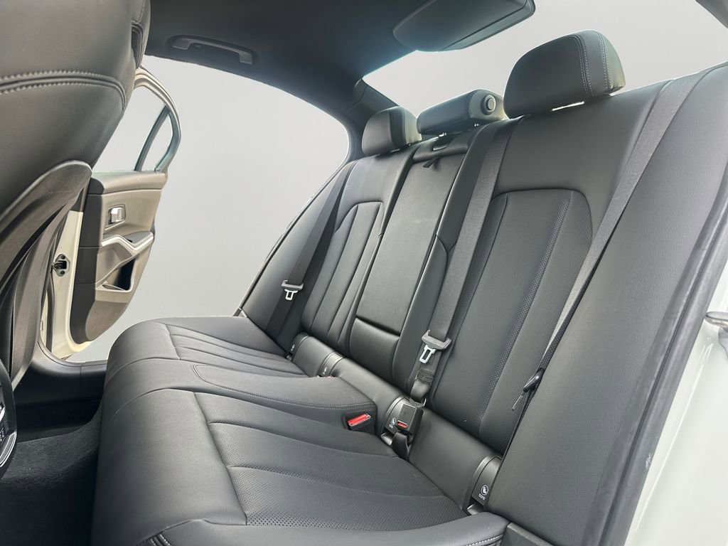 Used 2025 BMW 330i xDrive Sedan image 25