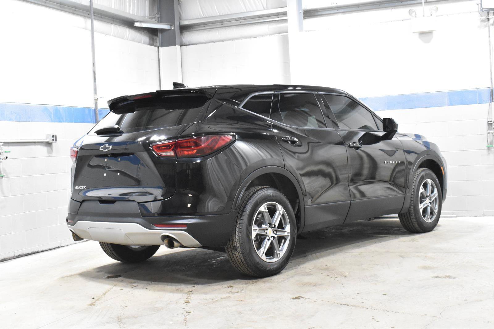 Used 2023 Chevrolet Blazer LT image 28