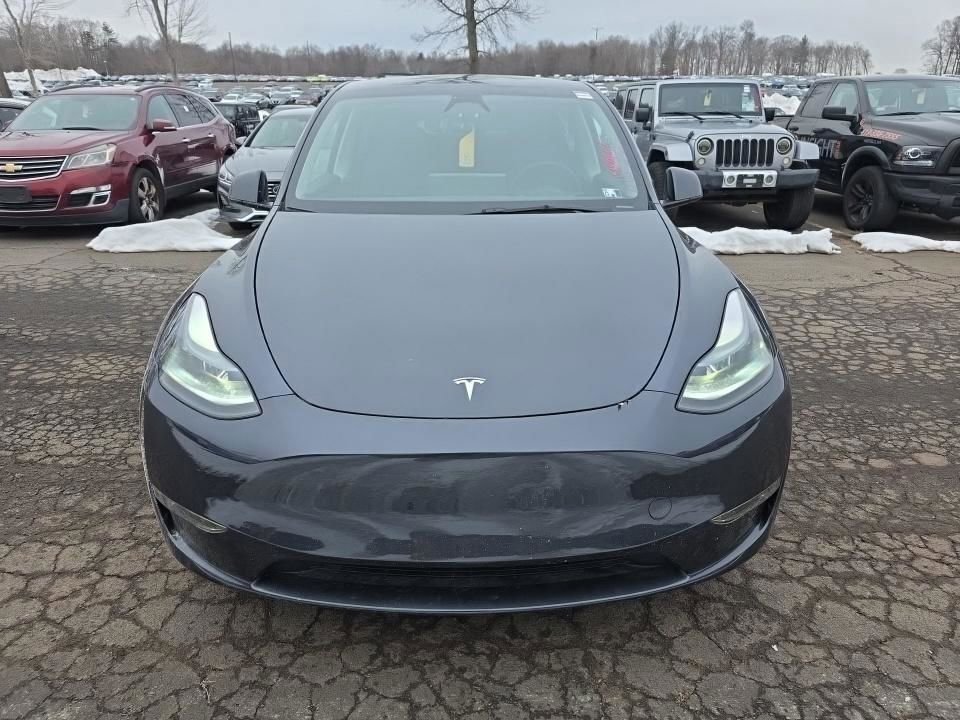 Used 2024 Tesla Model Y Long Range image 2