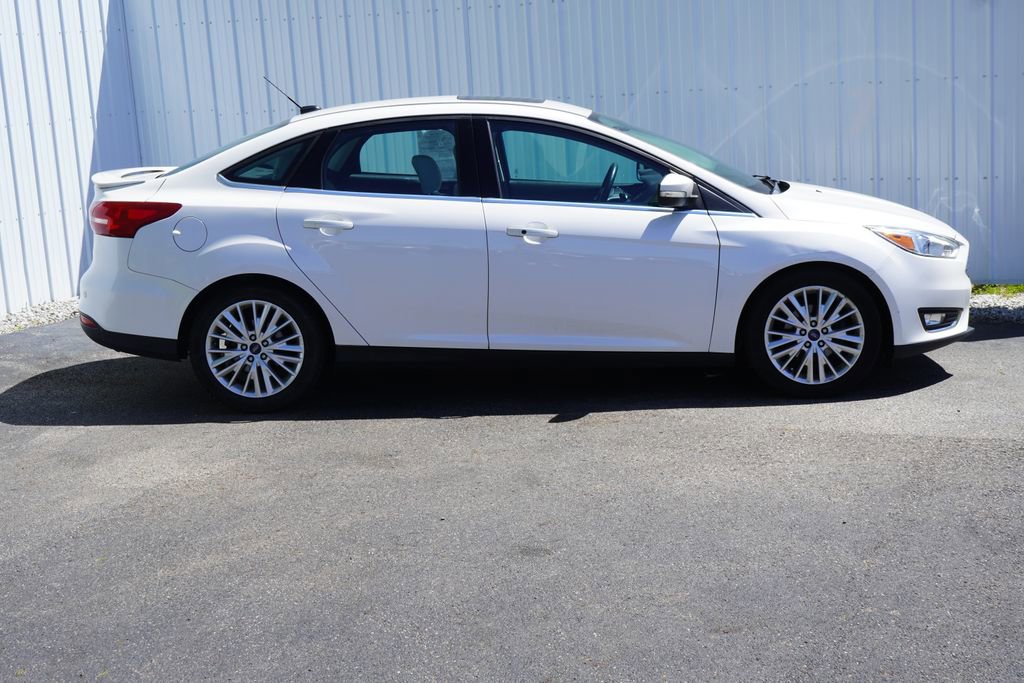 Used 2018 Ford Focus Titanium FWD image 2