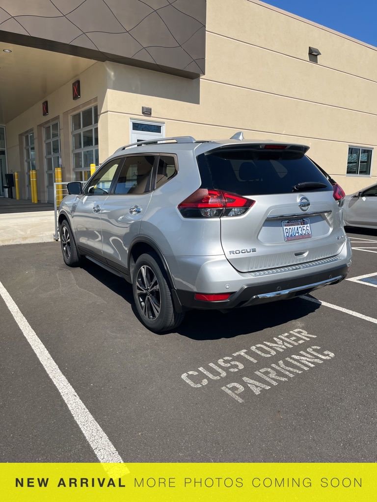 Used 2019 Nissan Rogue SV w/ Premium Package image 8