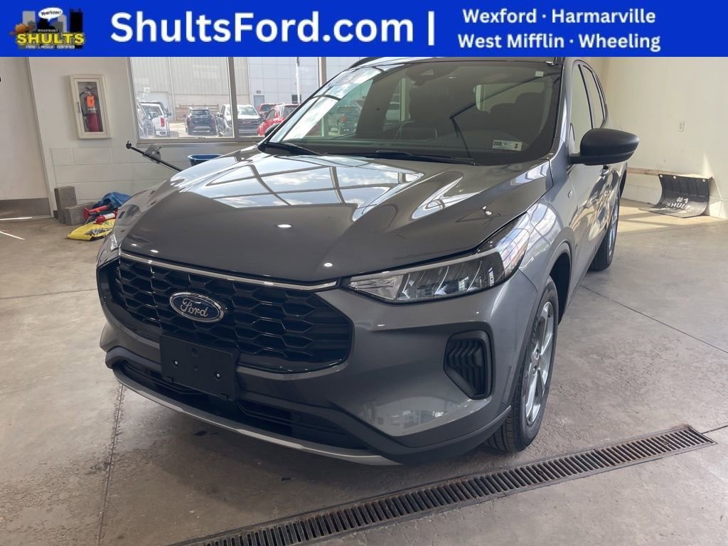 Used 2025 Ford Escape ST-Line image 1