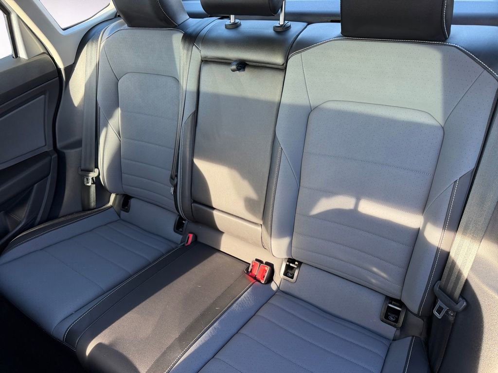 Used 2025 Volkswagen Jetta SE image 13