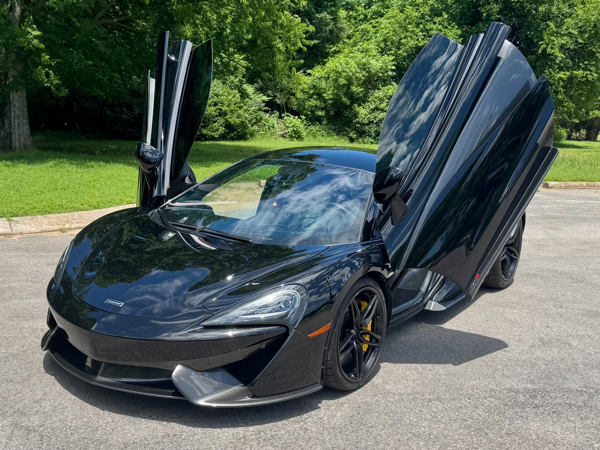 Used 2017 McLaren 570S Coupe image 2