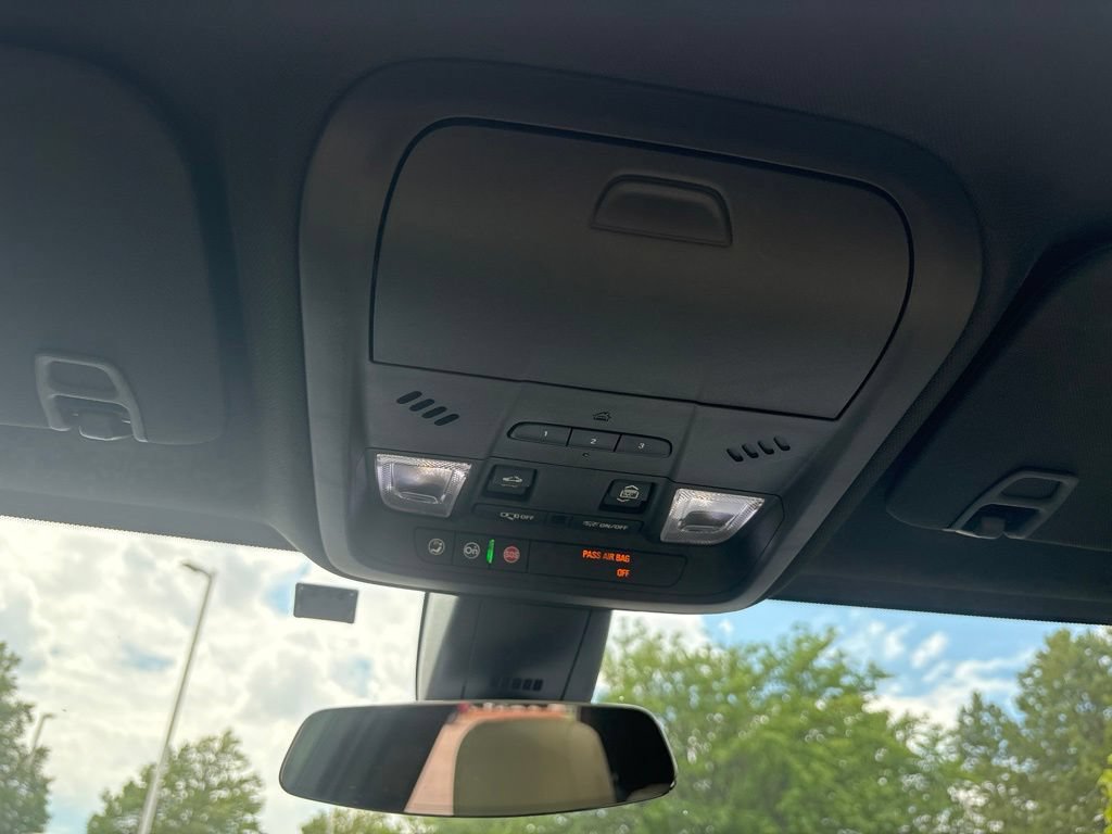 Used 2019 Cadillac XT5 Premium Luxury w/ Driver Assist Package AWD/4WD image 17