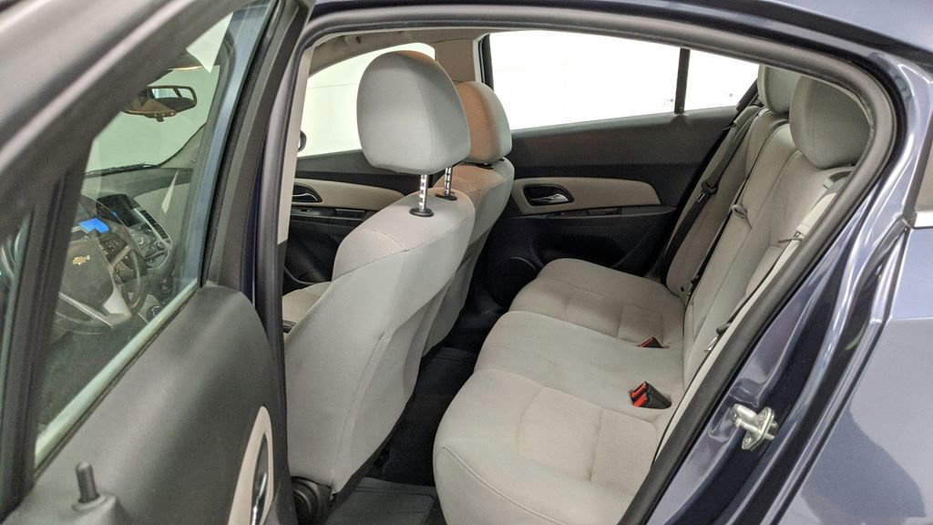 Used 2014 Chevrolet Cruze LT image 37