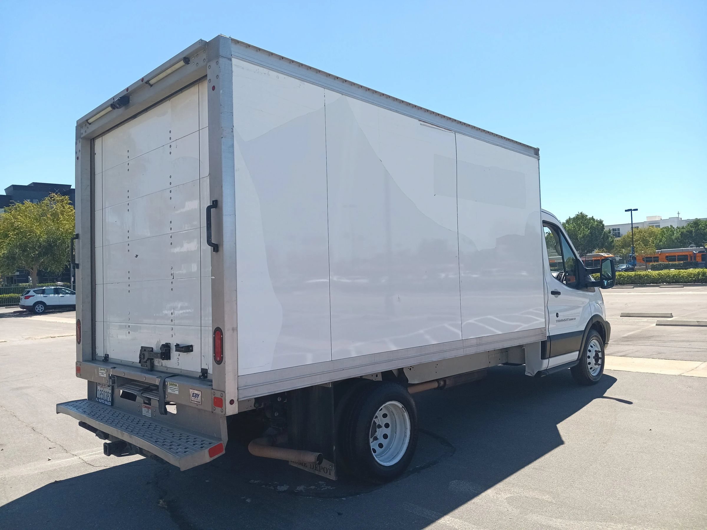 Used 2019 Ford Transit 350 156 DRW RWD image 8