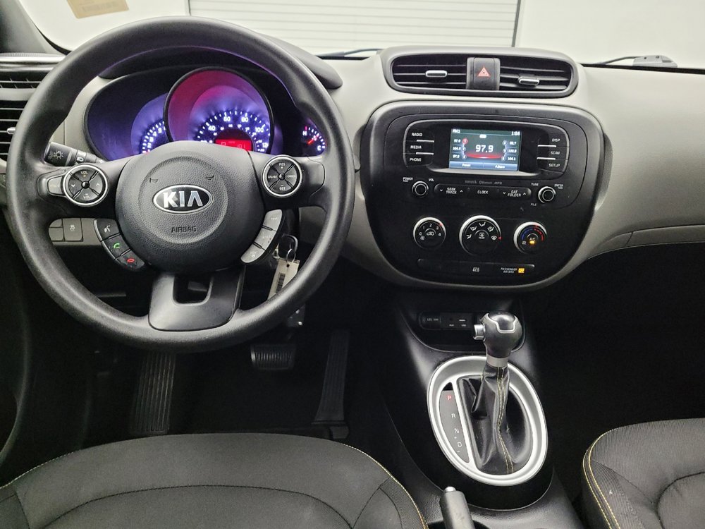Used 2016 Kia Soul + FWD image 22
