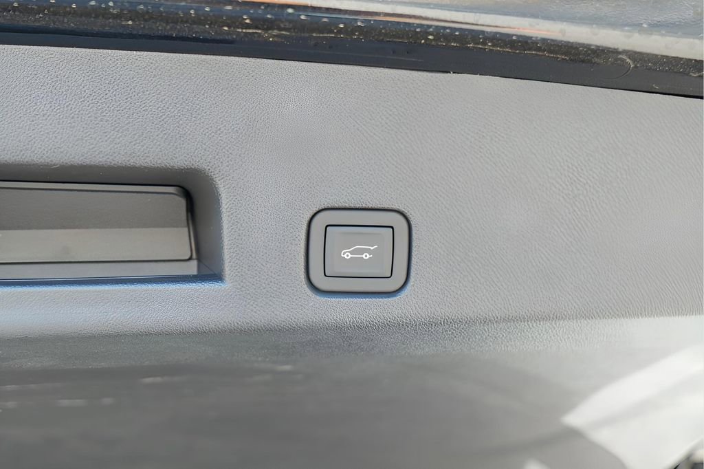 New 2026 GMC Acadia Denali w/ Super Cruise Package image 29