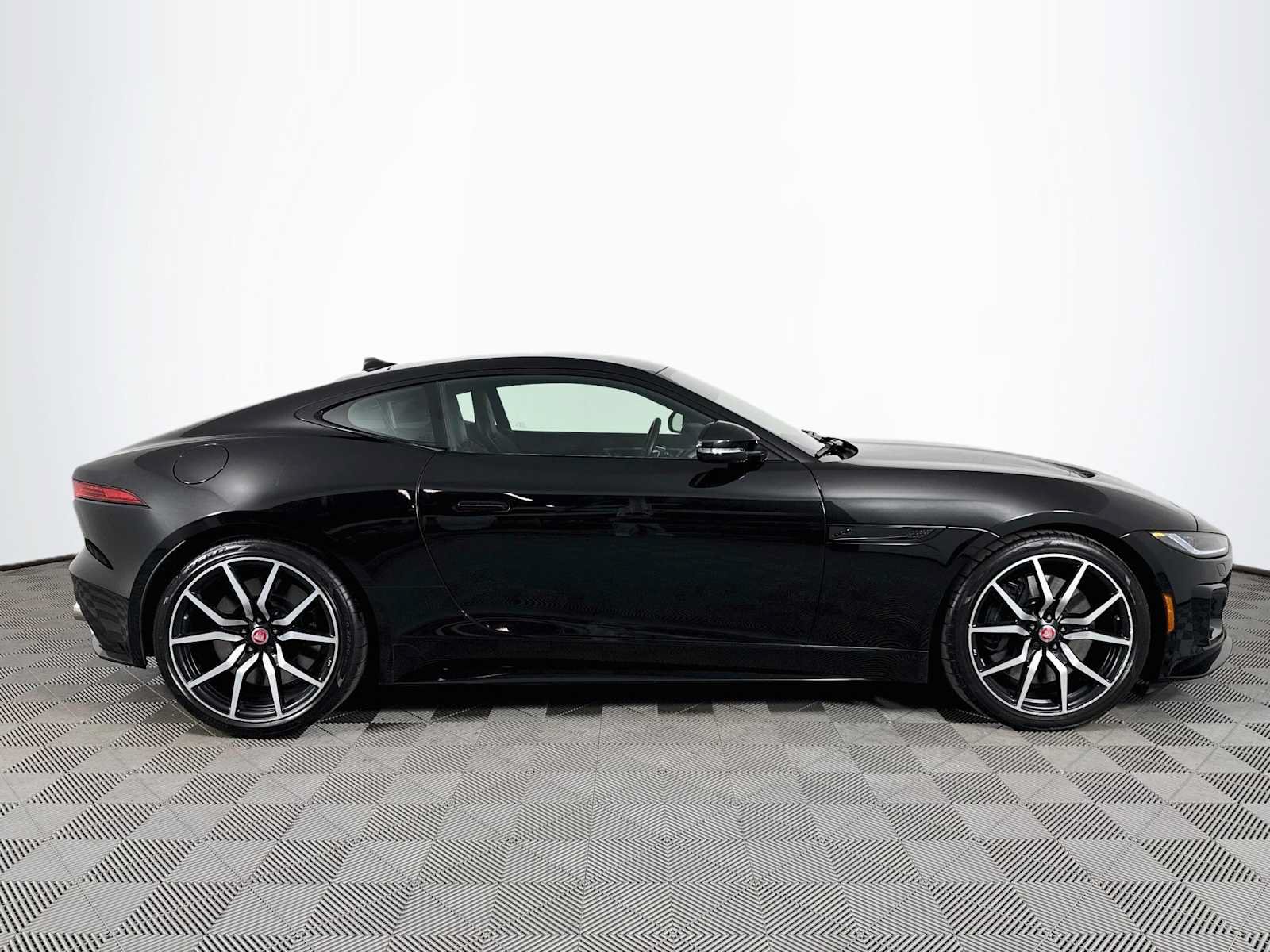 Used 2023 Jaguar F-TYPE R AWD/4WD image 4