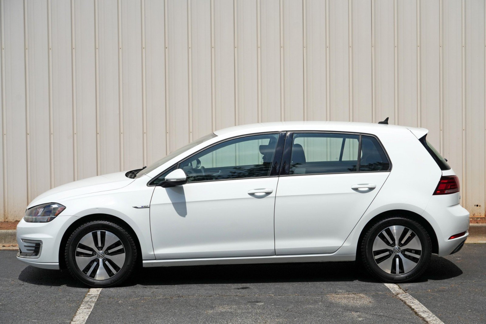 Used 2019 Volkswagen e-Golf SE w/ Driver Assistance Package FWD image 43