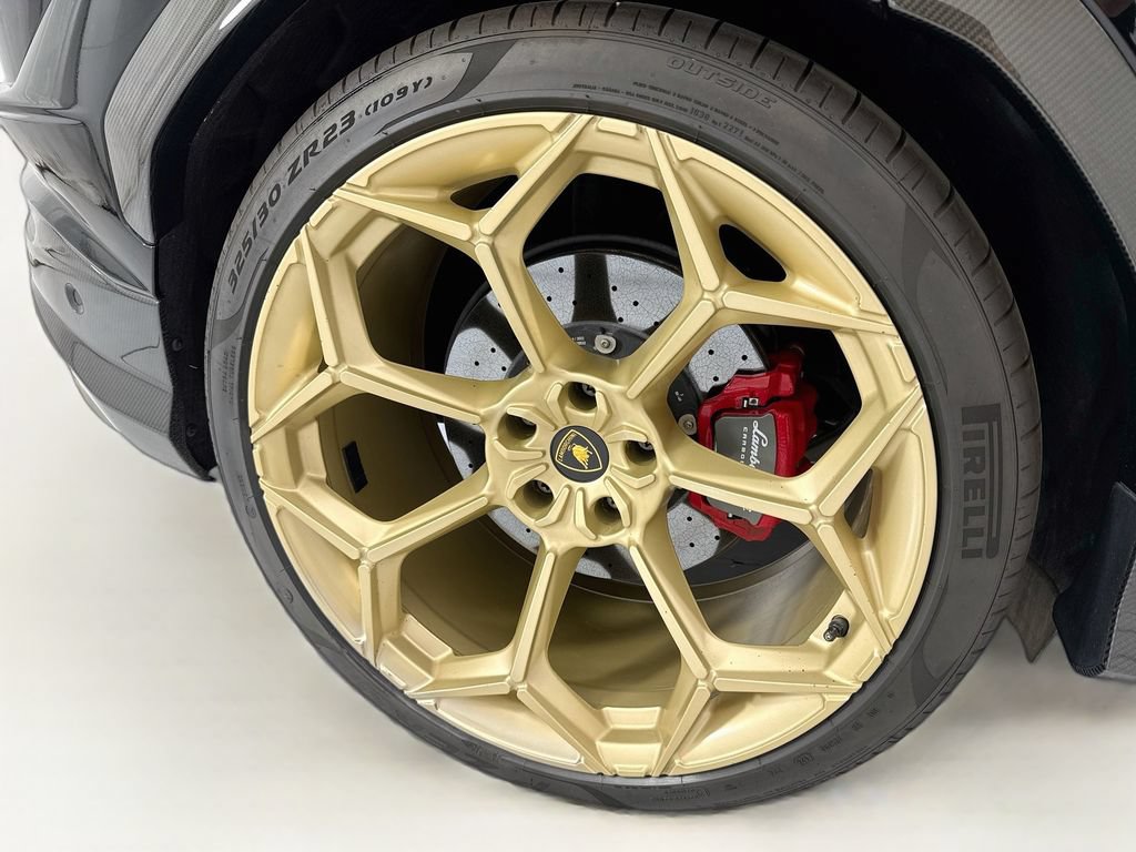Used 2023 Lamborghini Urus Performante AWD/4WD image 32