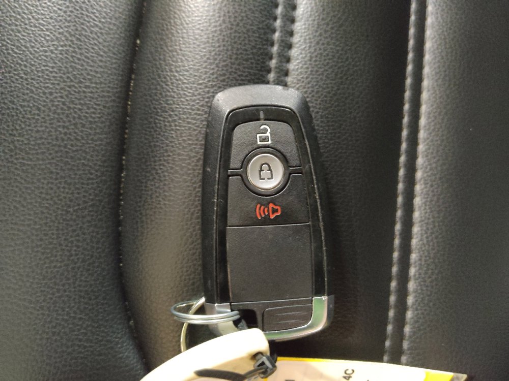 Used 2024 Ford Edge SEL image 32