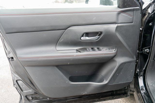 New 2026 Nissan Kicks SR w/ Cold Weather Package image 12