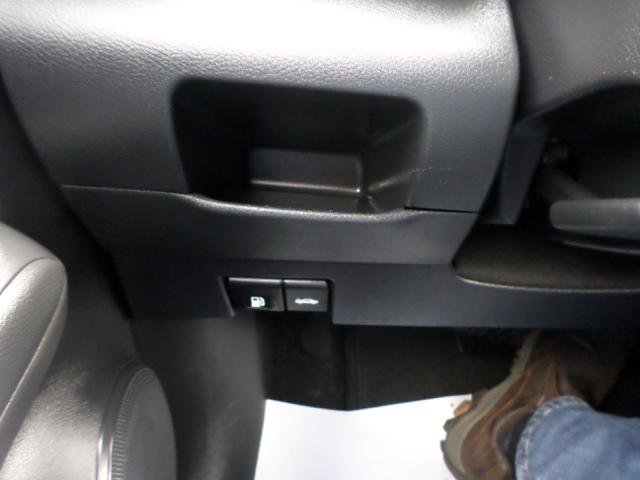 Used 2021 Nissan Kicks SR image 19