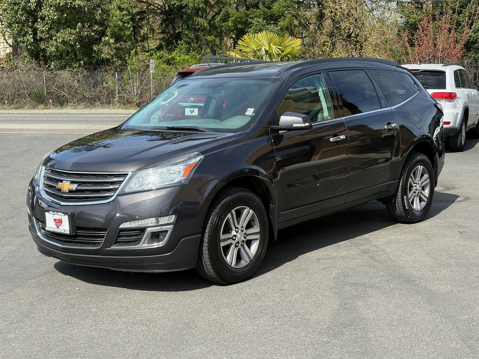 Used 2017 Chevrolet Traverse LT FWD image 3