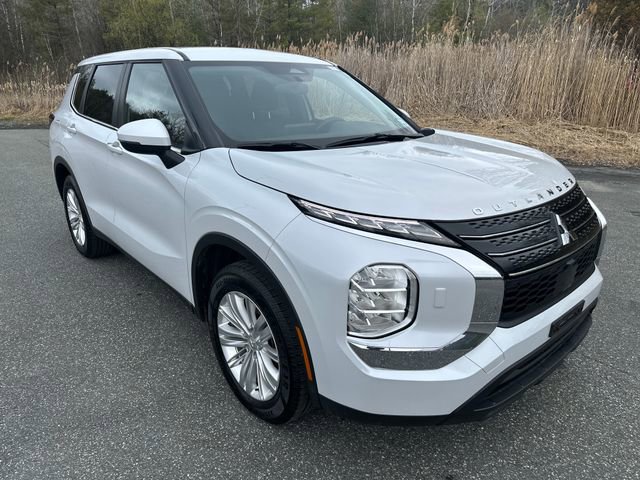 Used 2024 Mitsubishi Outlander ES image 7